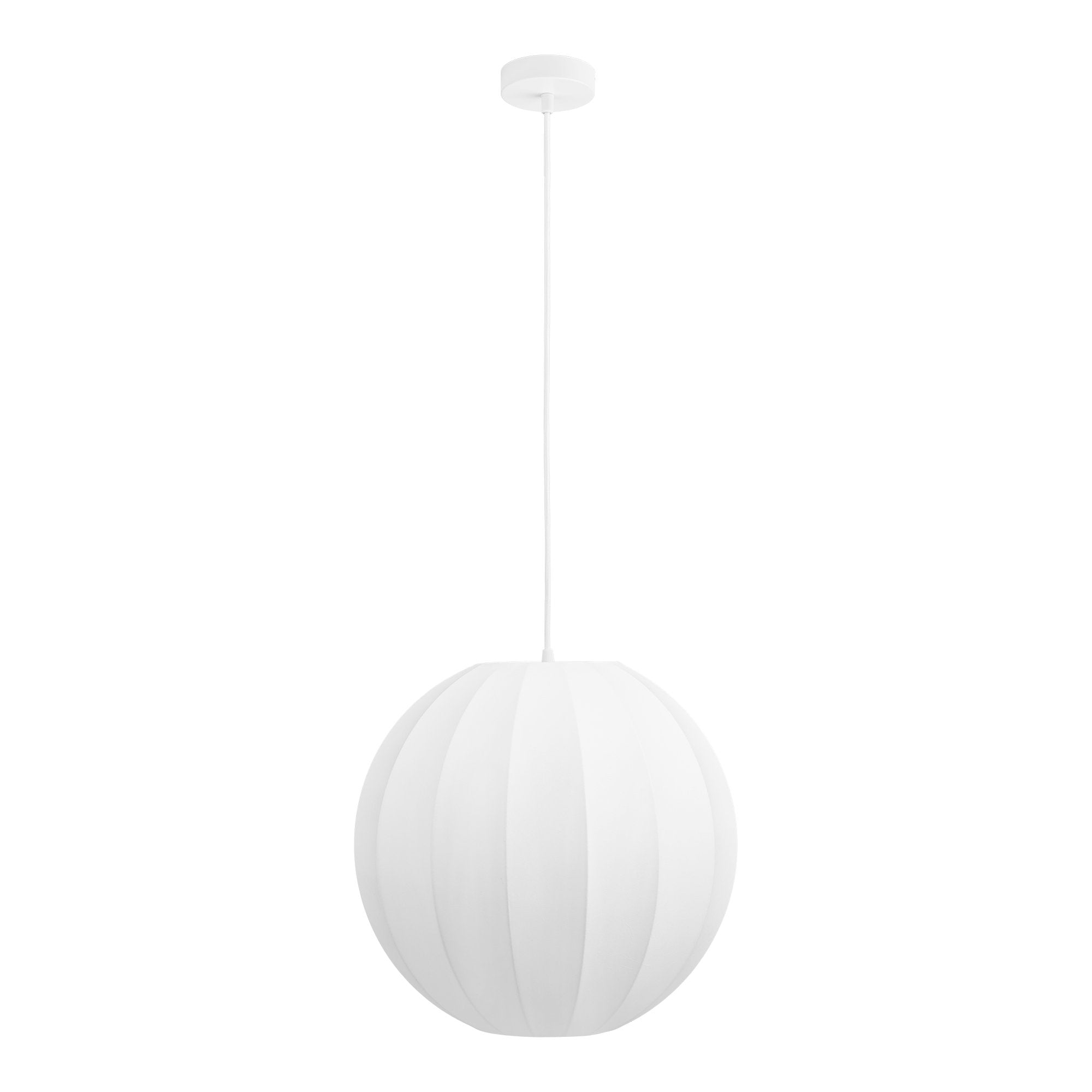 Suspension Coventry sphère blanche nervurée en résine grand format câble blanc, fond blanc