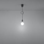 Suspension Diego 1 grise allumée diffusant une lumière douce