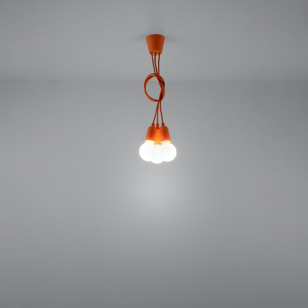 Suspension Diego 3 orange allumée diffusant une lumière douce