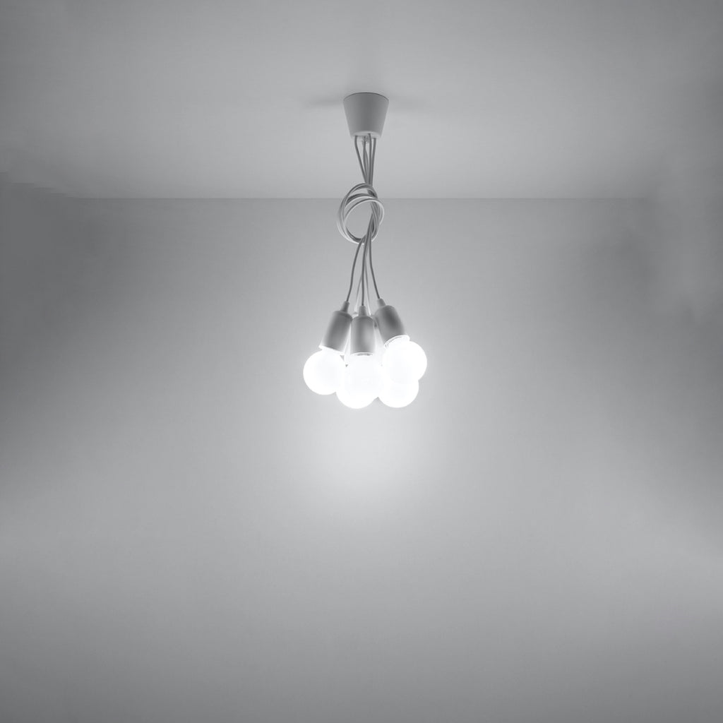 Suspension Diego 5 blanche allumée diffusant une lumière douce