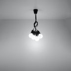 Suspension Diego 5 noire allumée diffusant une lumière douce