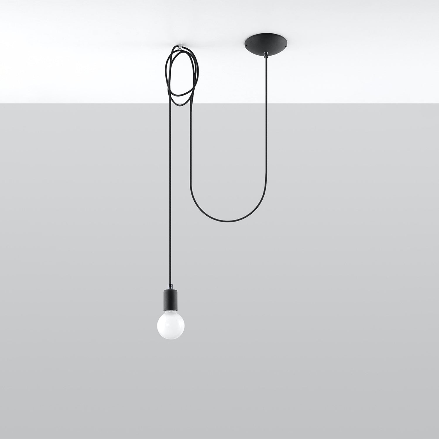 Suspension Edison 1 noire, câble déporté et rosace en acier noir