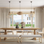 Suspension Elza en bois au-dessus d'une table à manger