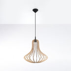 Suspension Elza en bois installée au plafond