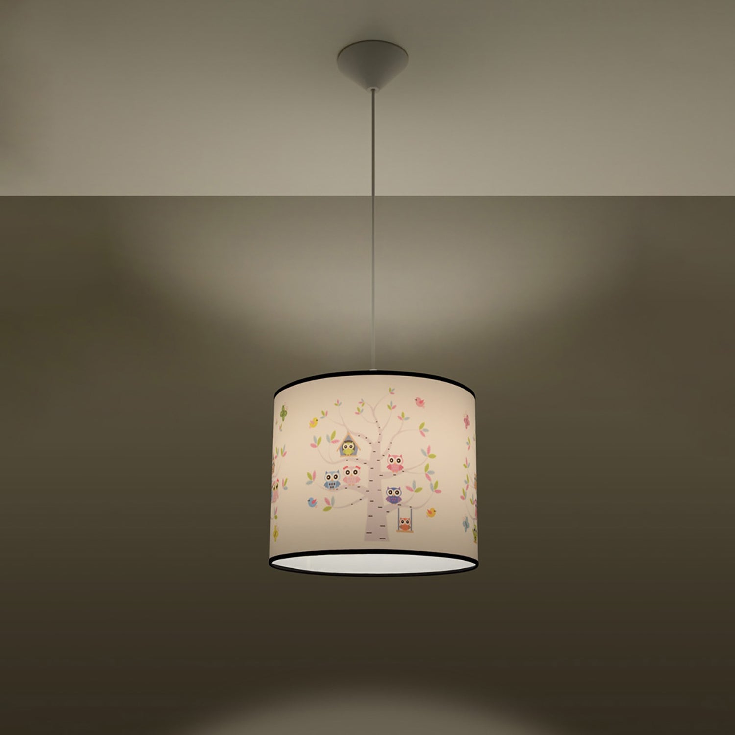Suspension enfant hiboux 40 cm E27 allumée, lumière douce et motif révélé