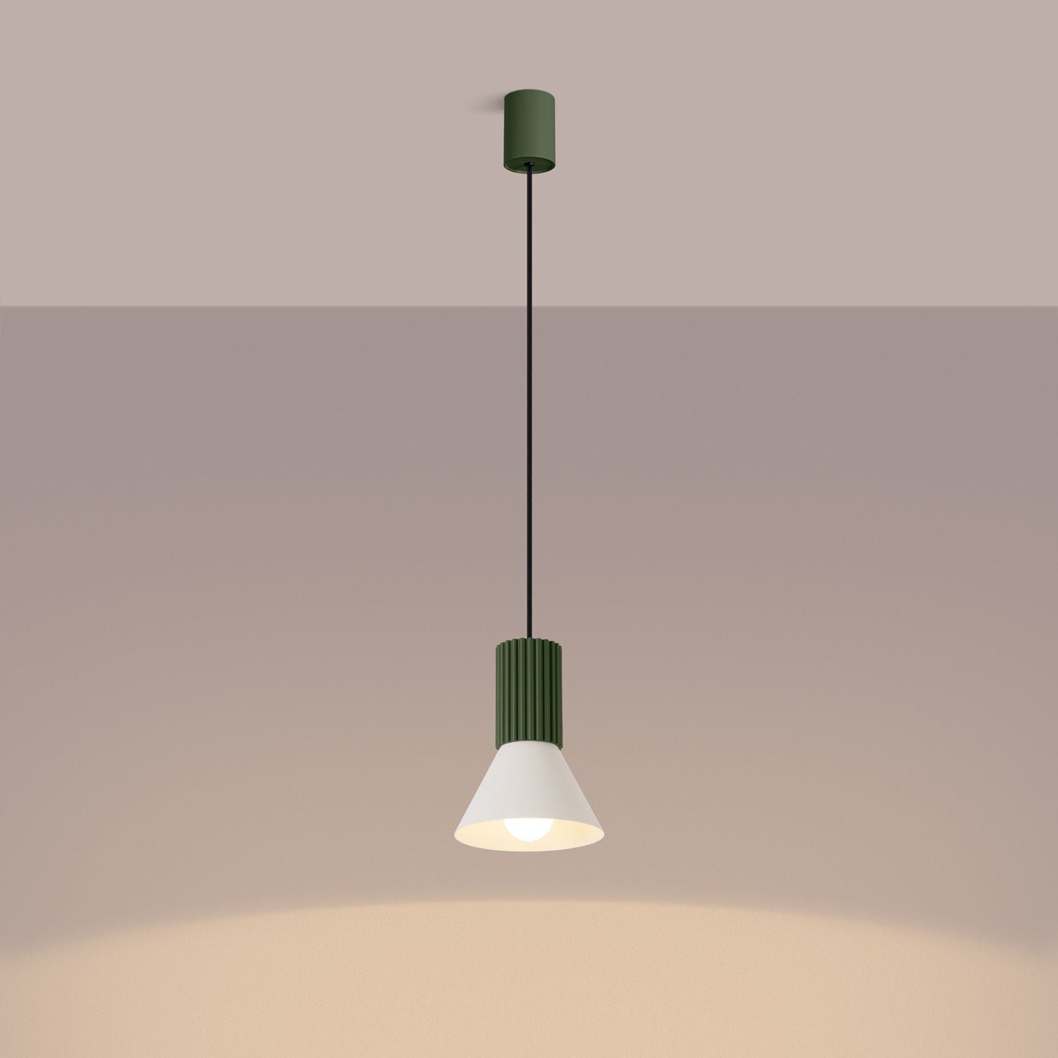 Suspension Estria cône acier beige et vert olive E14, en éclairage