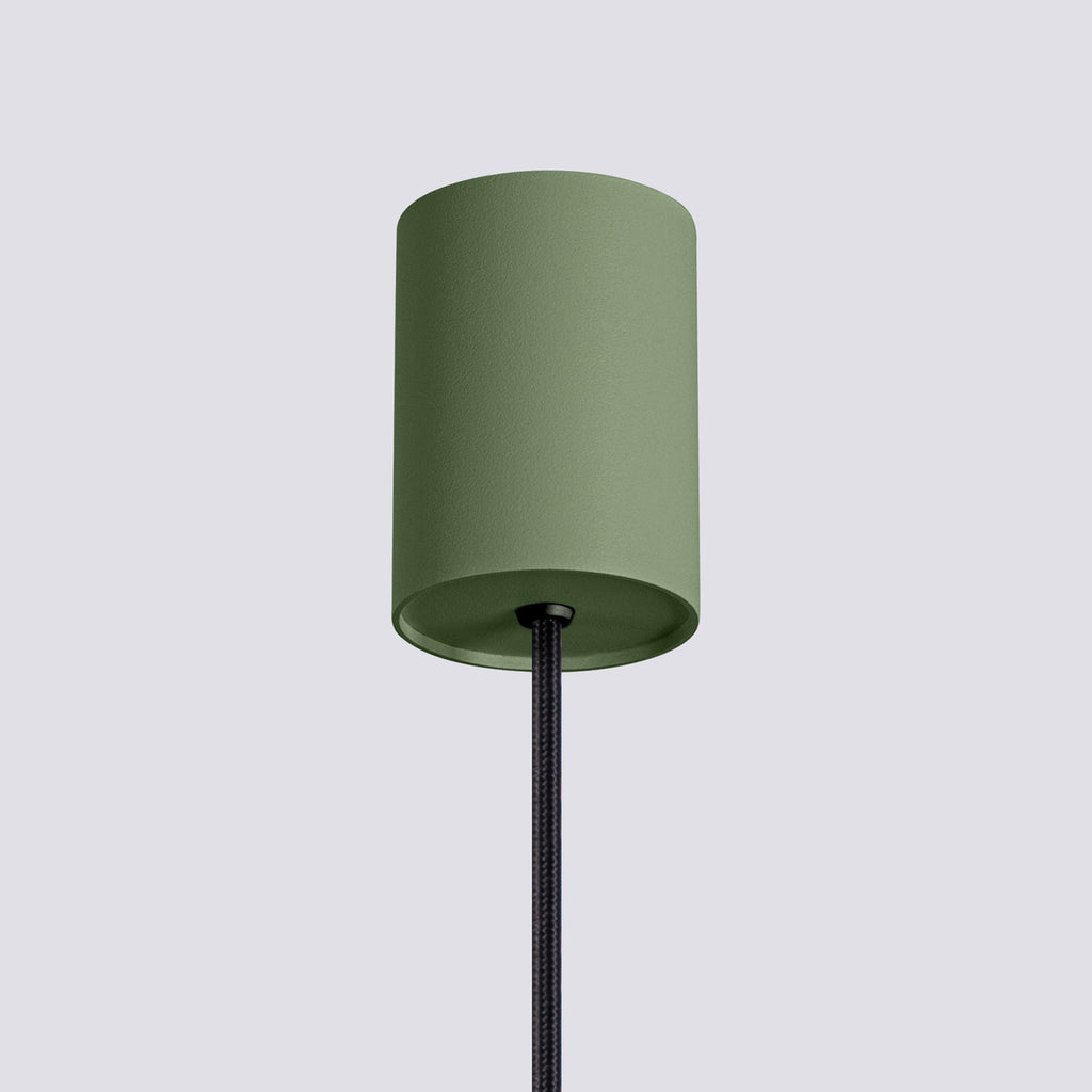 Suspension Estria cône acier beige et vert olive E14, détail du cône