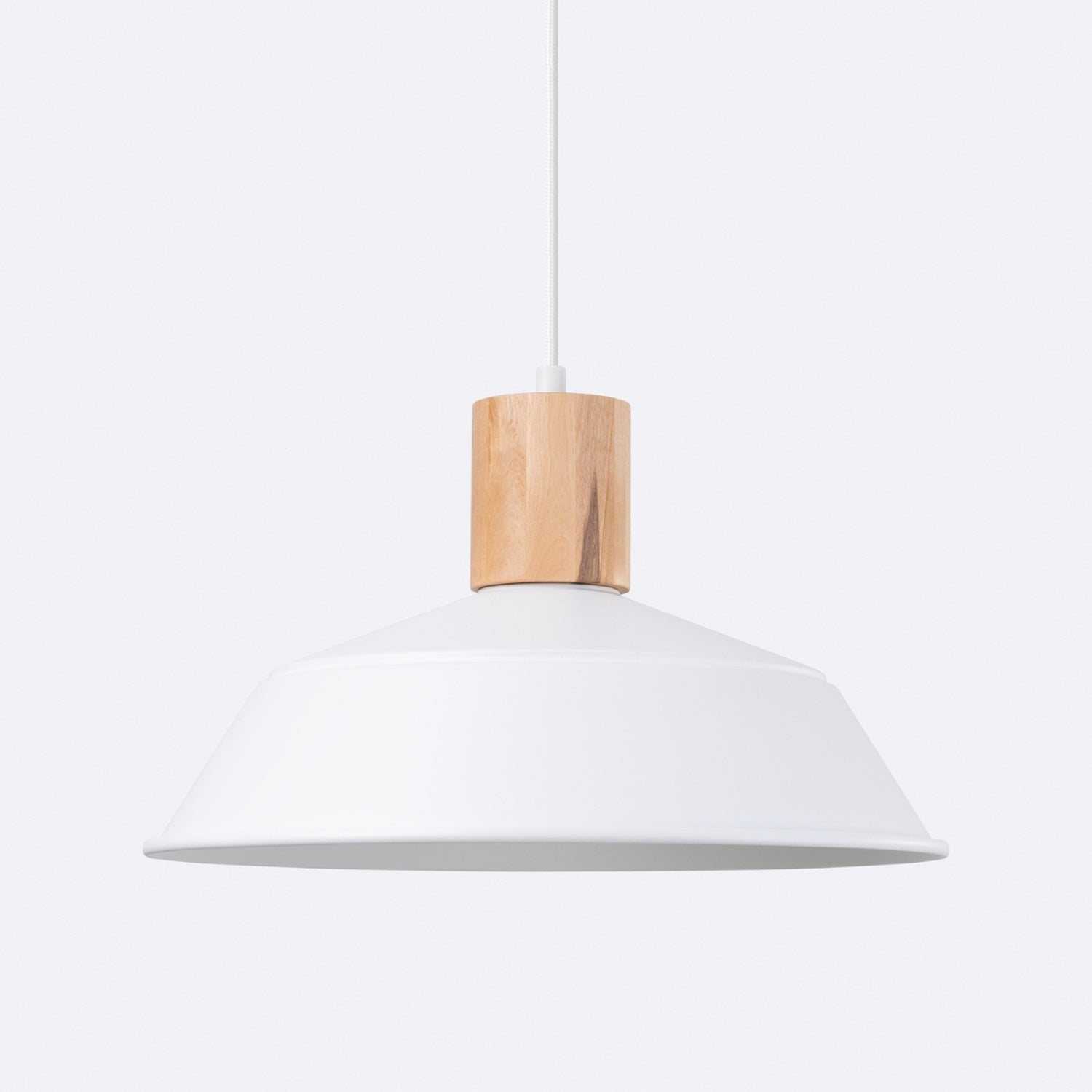 Suspension Fano métal et bois blanc E27, détail de l'abat-jour