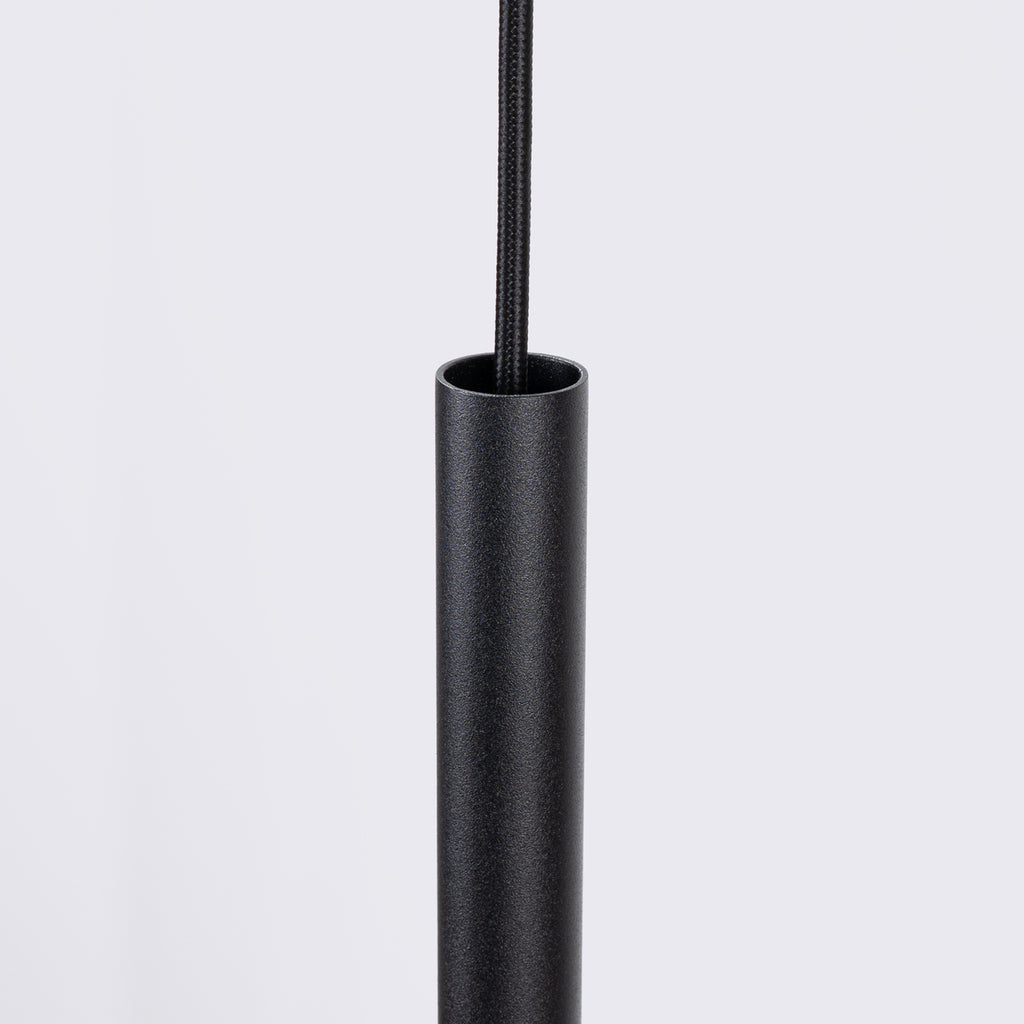 Suspension Feltro disque feutre beige et acier noir G9, détail de la matière