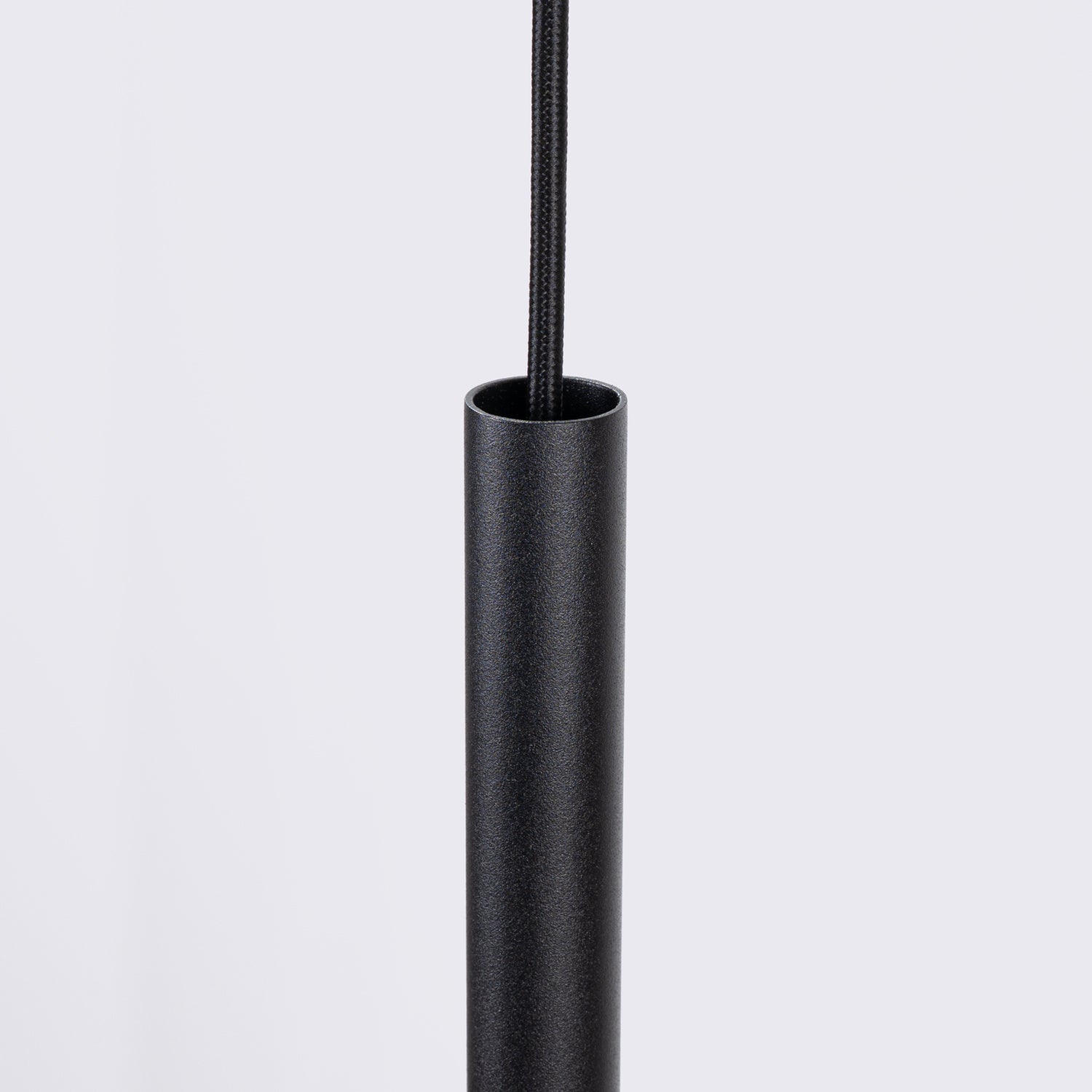 Suspension Feltro disque feutre beige et acier noir G9, détail de la matière