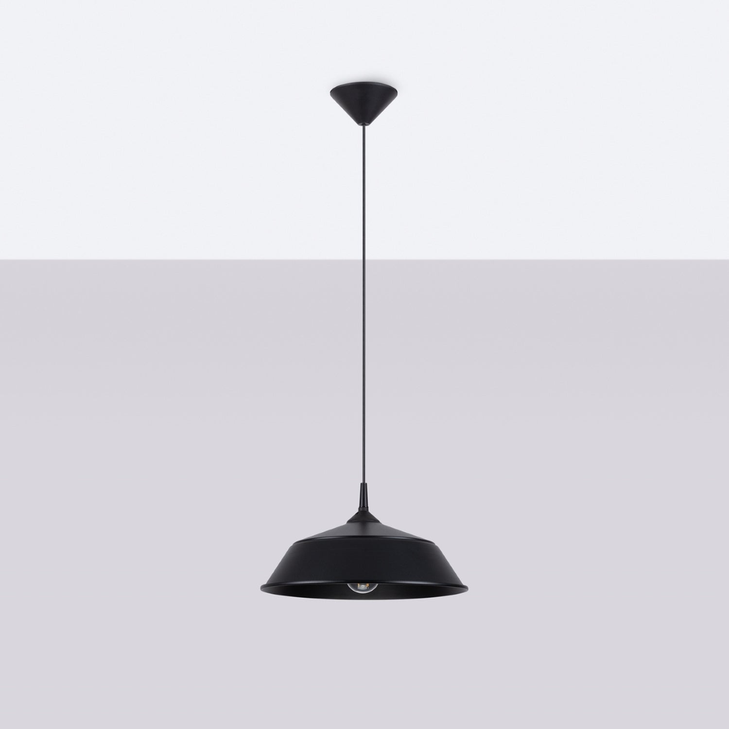 Suspension Frika métal noir E27 de profil