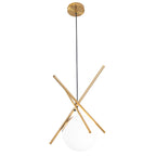 Suspension globe Xena détourée avec sa sphère de verre opale et ses trois tiges croisées finition laiton