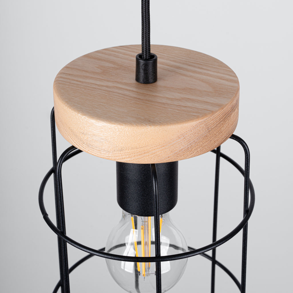 Suspension Gotto 3 cages métal noir et bois E27, détail d'une cage et de son disque de bois