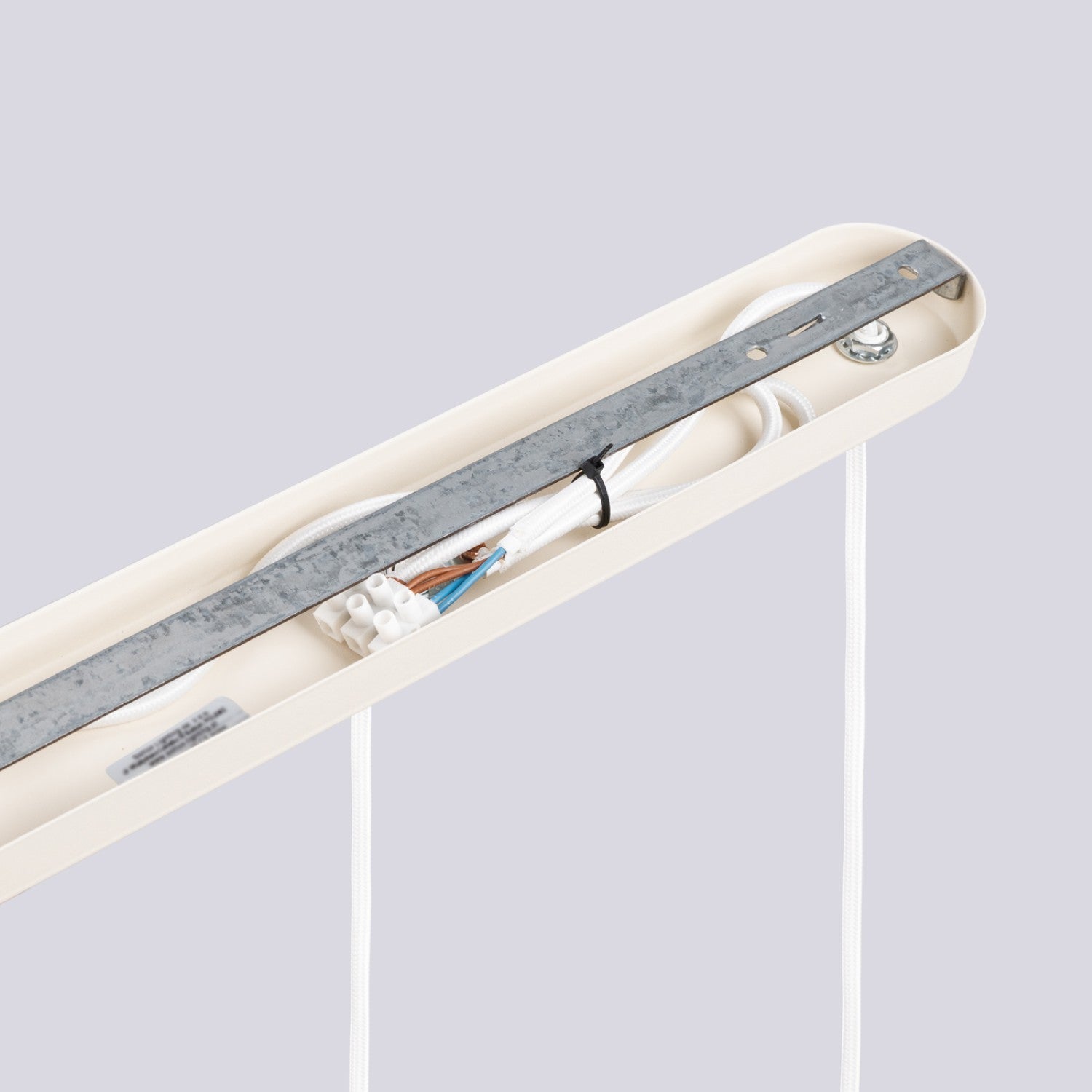 Suspension Halo 3 boules opale barre beige en ambiance