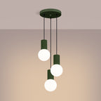 Suspension Halo 3 boules opale grappe vert olive allumée, trois globes diffusants