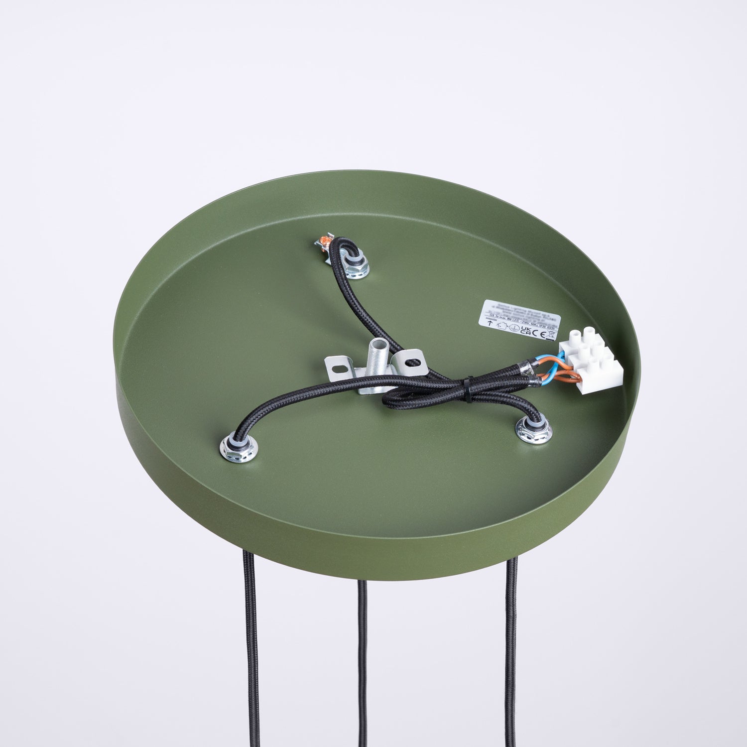 Suspension Halo 3 boules opale grappe vert olive en situation
