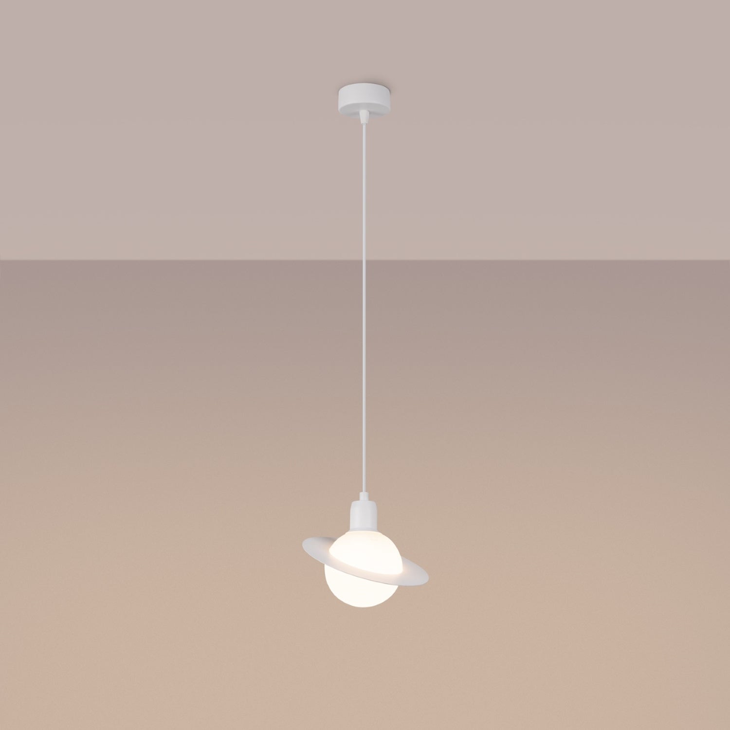 Suspension Hyperion globe opale et acier blanc G9 allumée, globe opale diffusant une lumière douce