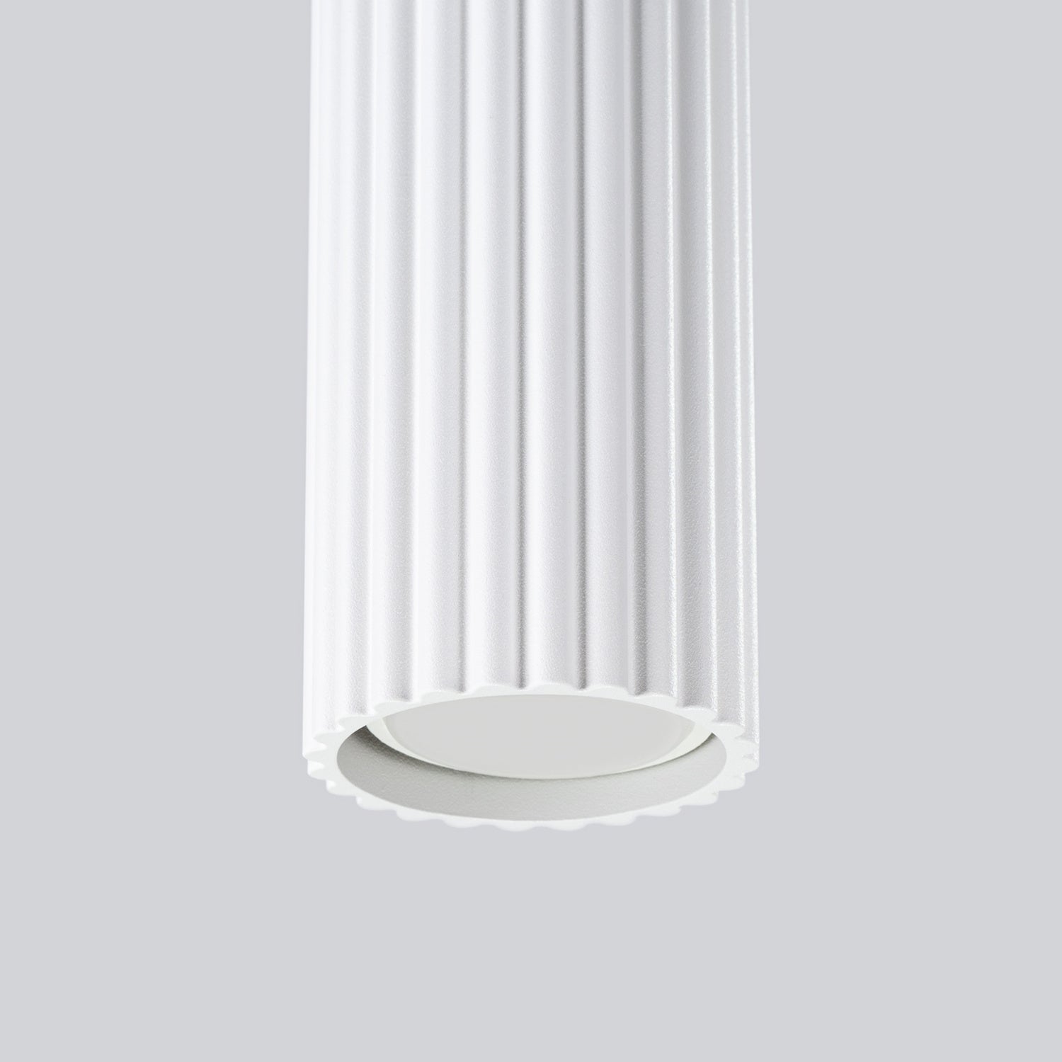 Suspension Karbon 1 tube blanc dans un intérieur