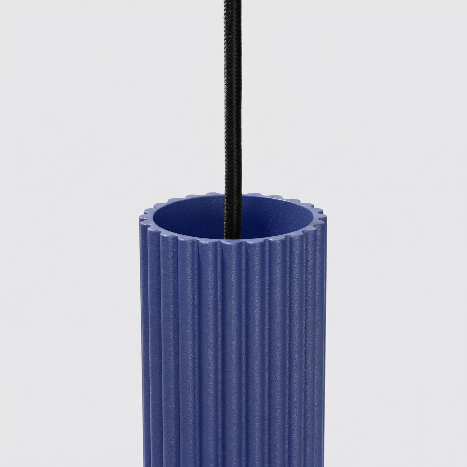 Suspension Karbon 3 tubes barre bleu outremer et sa barre de fixation