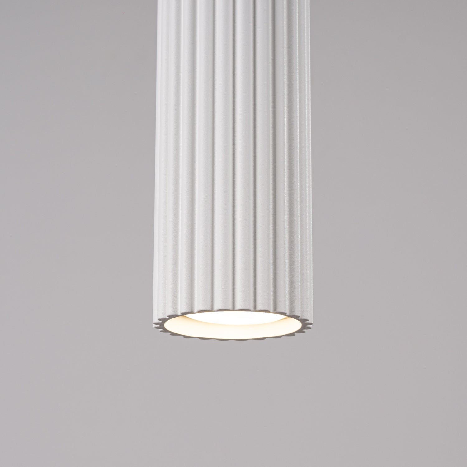 Suspension Karbon 3 tubes grappe blanc en situation