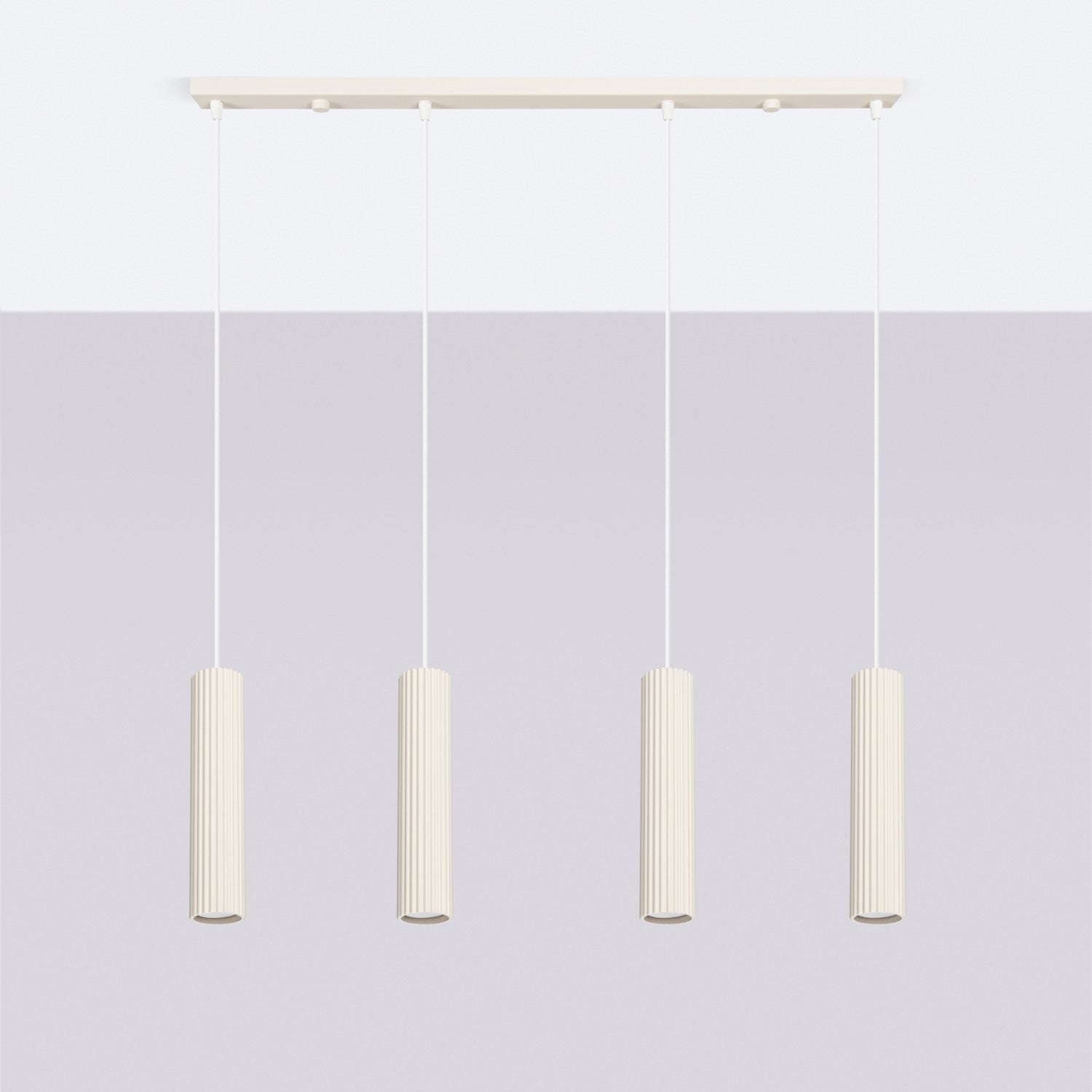 Suspension Karbon 4 tubes barre beige installée au-dessus d'une table