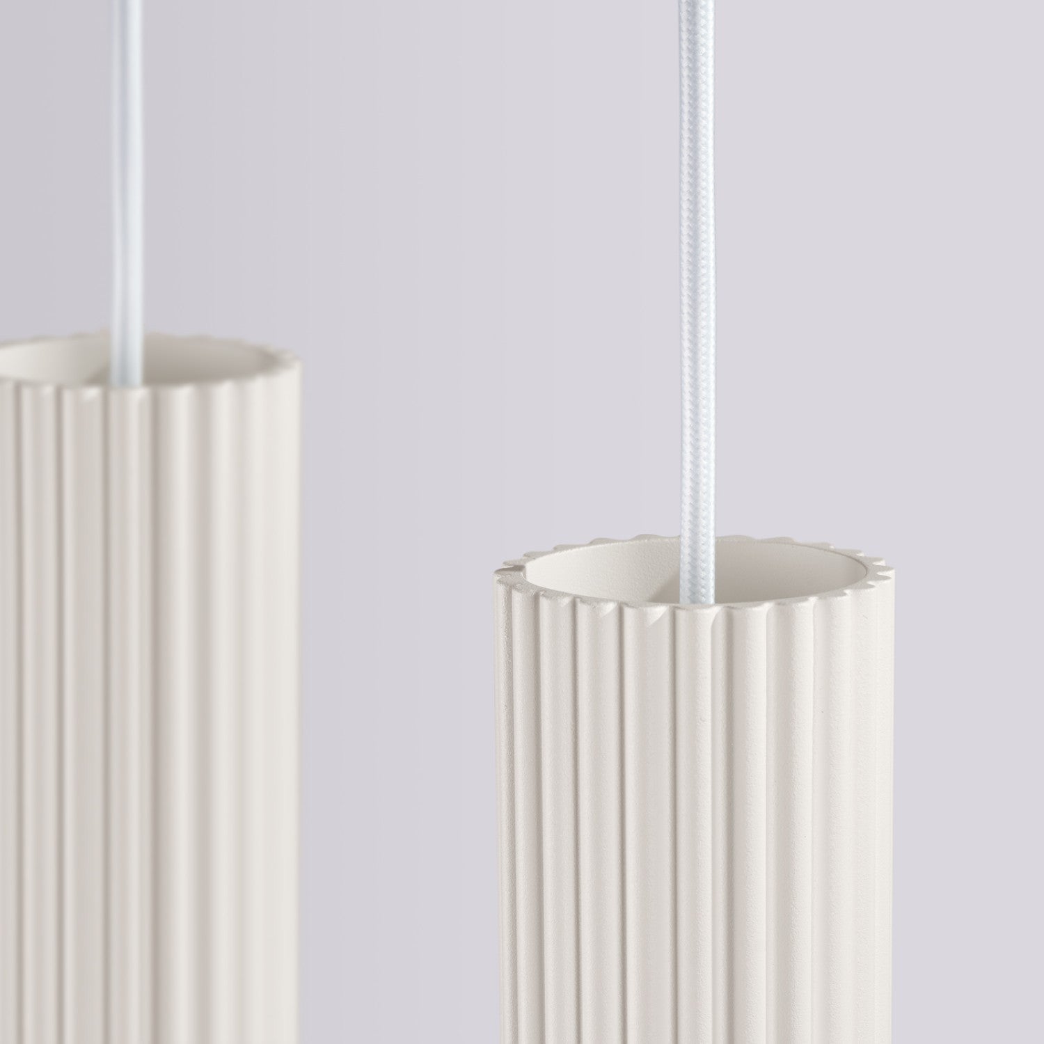 Suspension Karbon 4 tubes barre beige en situation