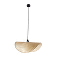 Suspension Koshi I abat-jour en rotin naturel tressé en forme de feuille sous sa rosace noire