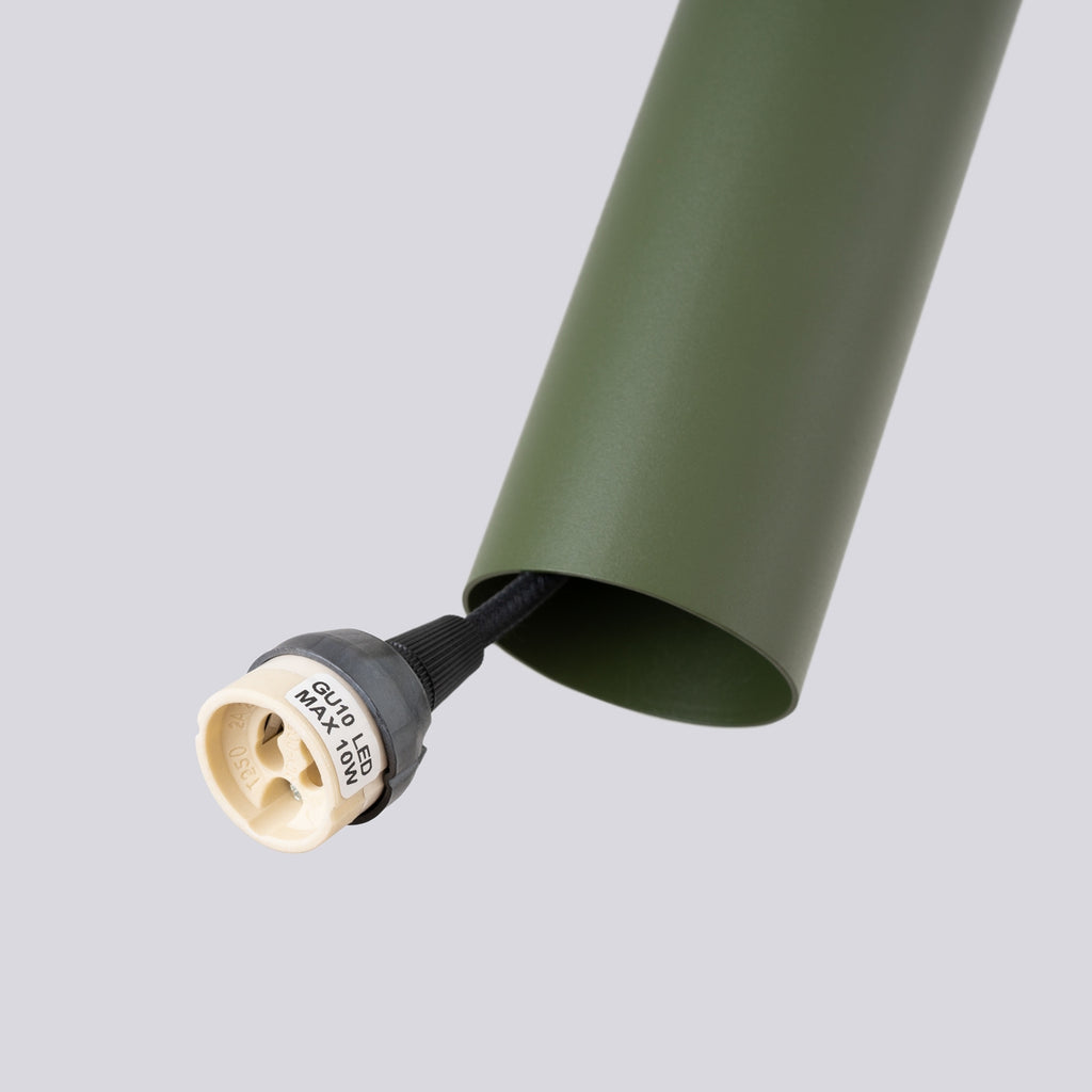 Suspension Lagos 2 lumières métal vert olive GU10, gros plan allumé