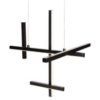 Barres croisées en aluminium noir de la suspension Soho vues de trois quarts