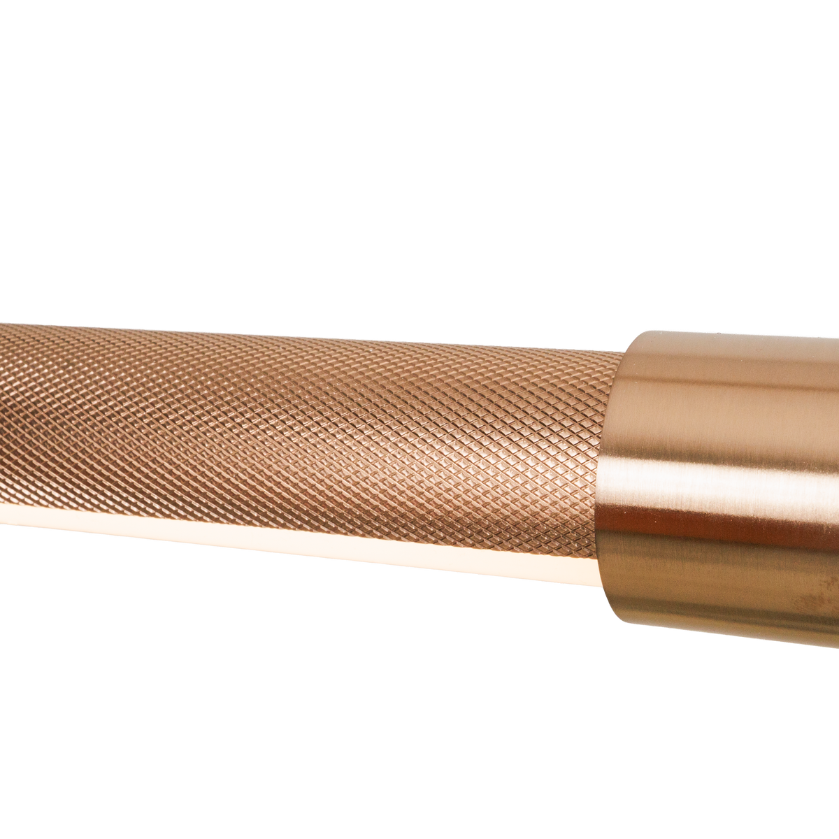 Détail du tube quadrillé de la suspension Flusore cuivre brossé et de sa ligne lumineuse
