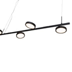 Détail des disques lumineux de la suspension Ibiza allumés et orientés sur la barre noire