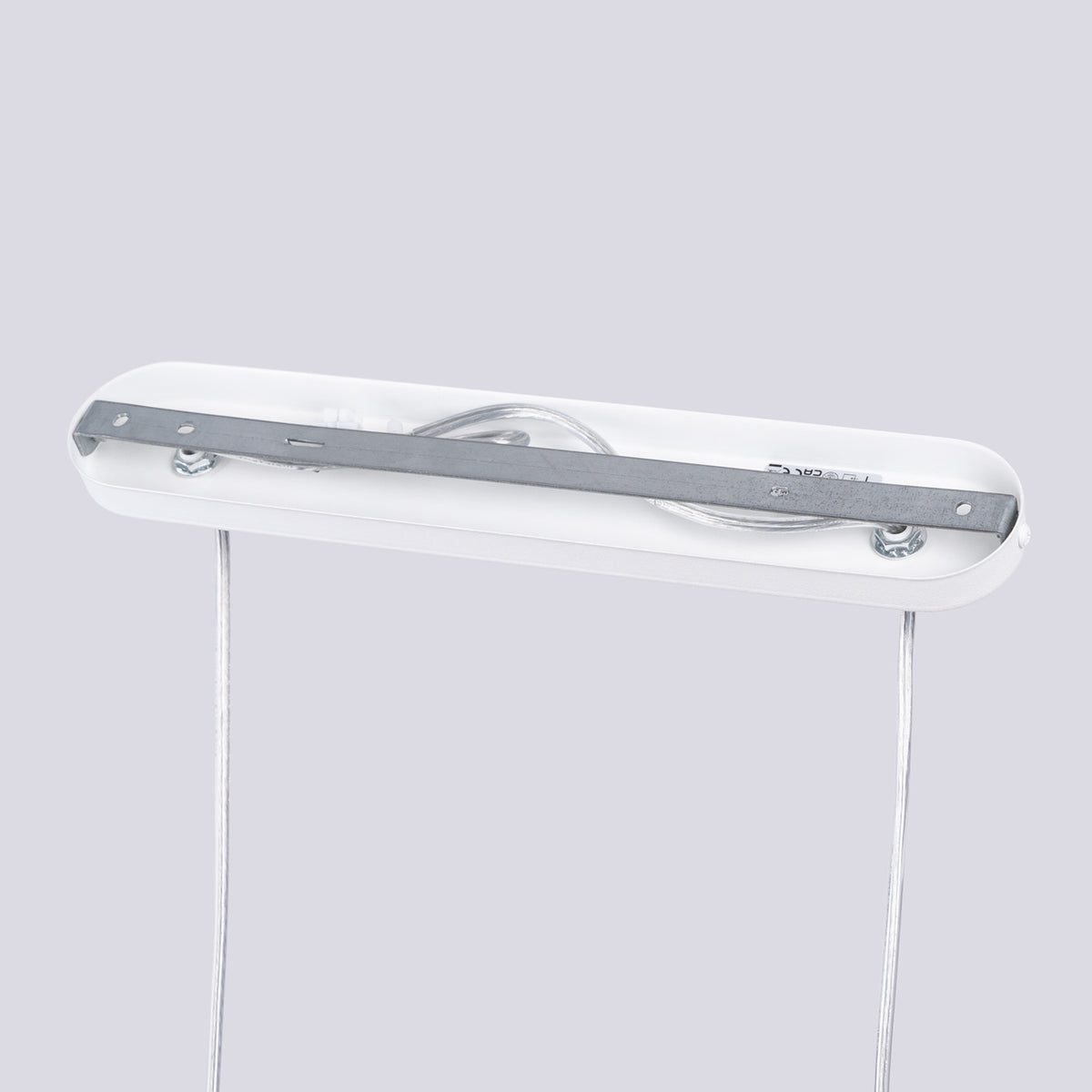 Dessous de la rosace de la suspension Liro 2 avec sa barre de montage en acier
