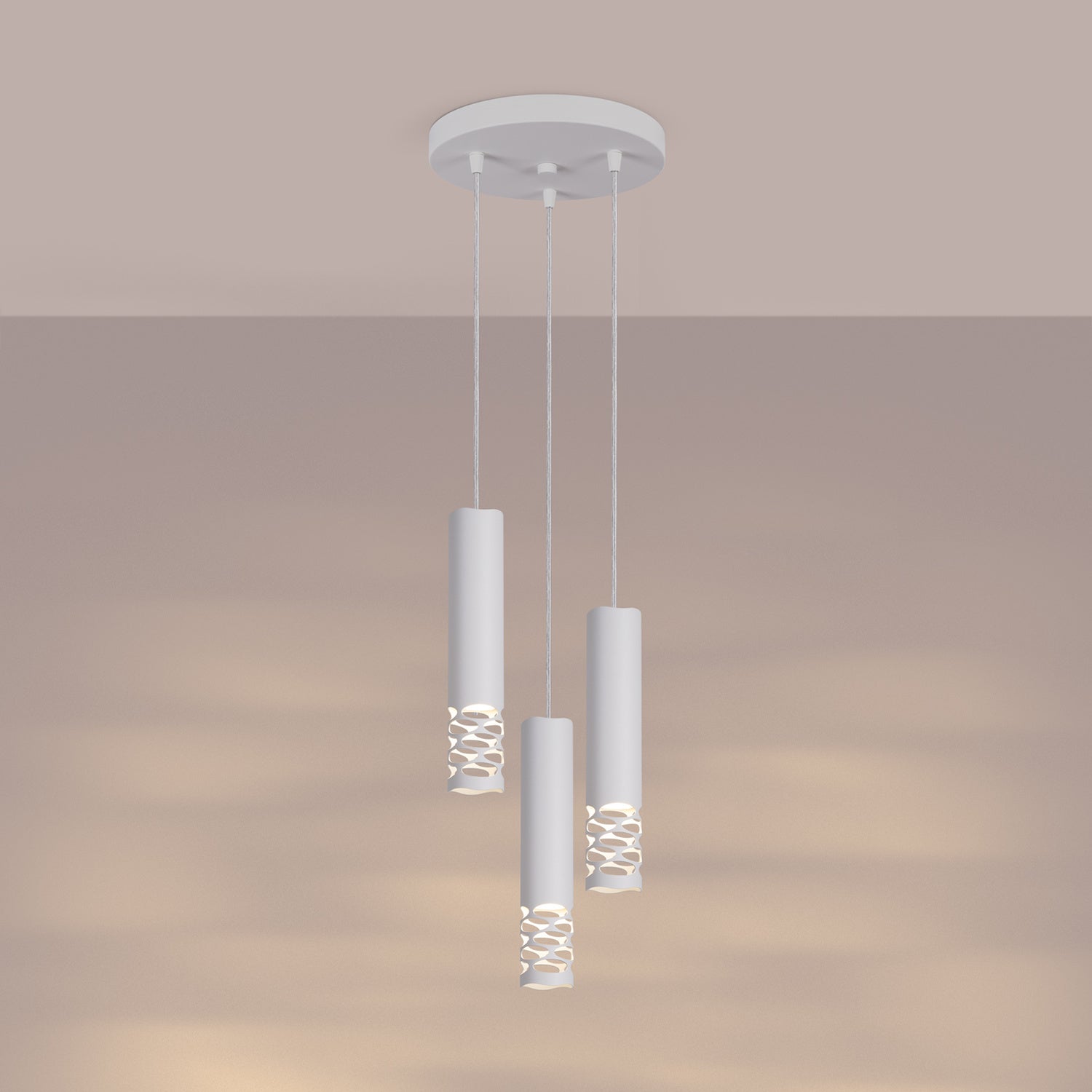 Suspension Liro 3 tubes ajourés en grappe acier blanc GU10 allumé
