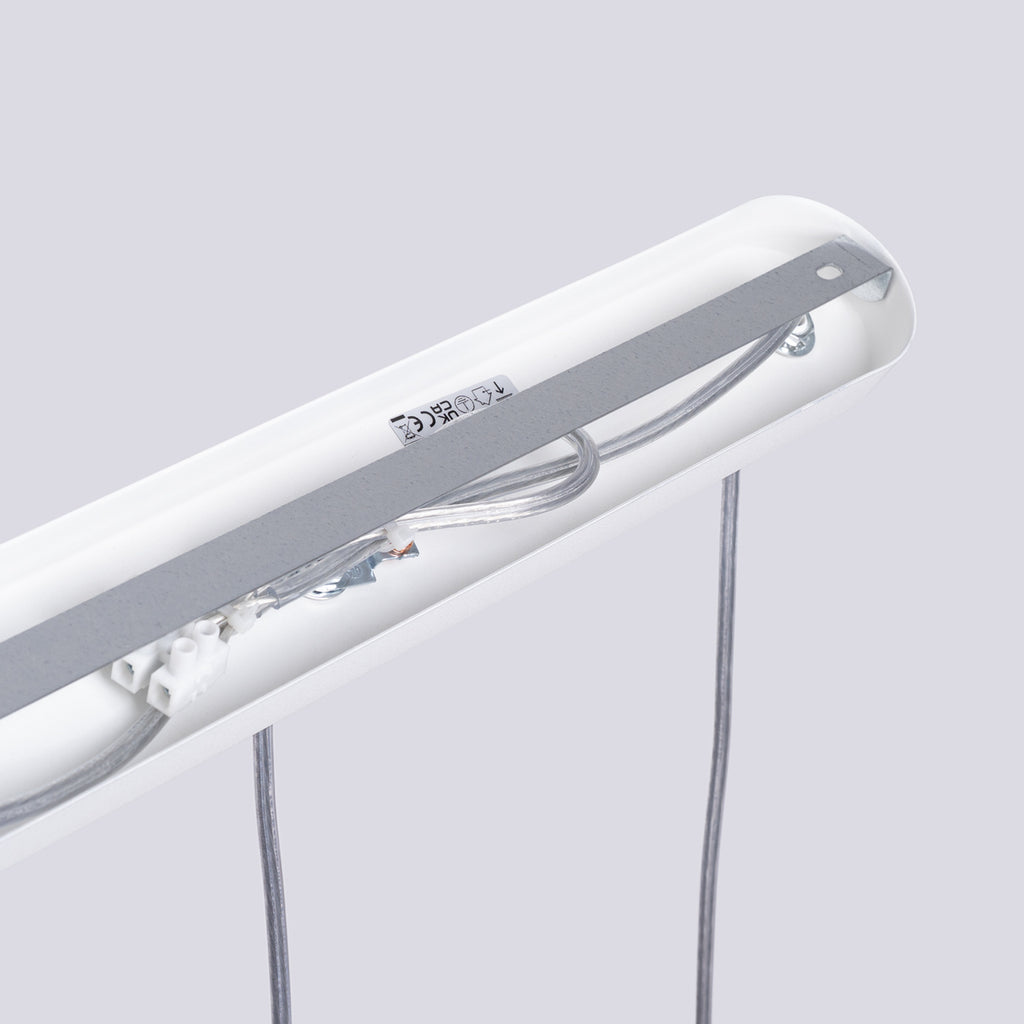 Suspension Liro 3 tubes ajourés en ligne acier blanc GU10, détail du tube