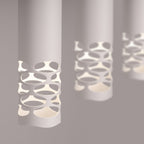 Suspension Liro 3 tubes ajourés en ligne acier blanc GU10, détail de la bande ajourée