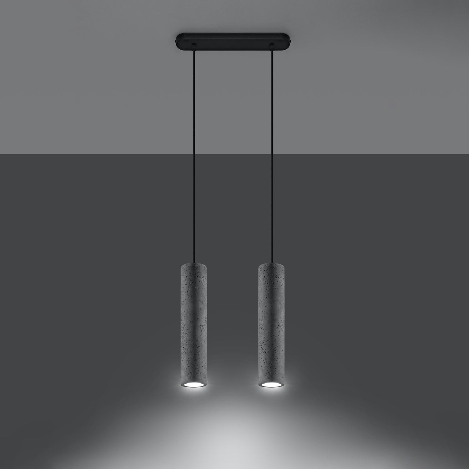 Suspension Luvo 2 en béton gris, deux tubes allumée, faisceau GU10 dirigé vers le bas