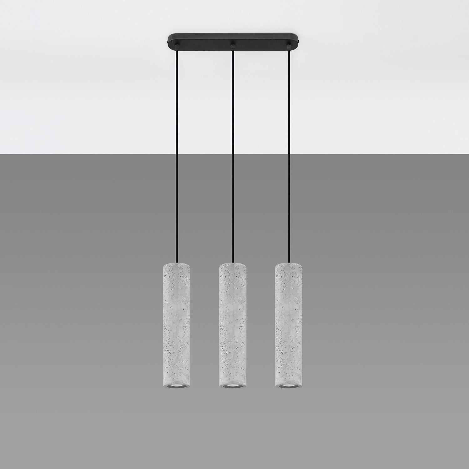 Suspension Luvo 3 en béton gris, trois tubes suspendue au plafond