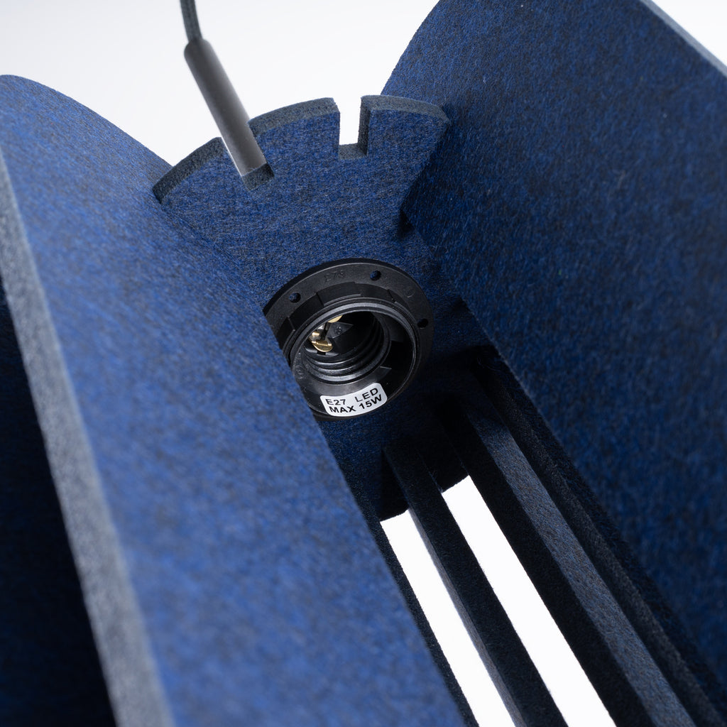 Suspension Mula 27 feutre bleu marine E27, détail