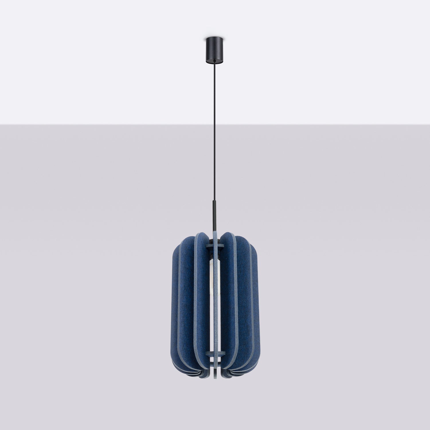 Suspension Mula 27 feutre bleu marine E27, vue de profil