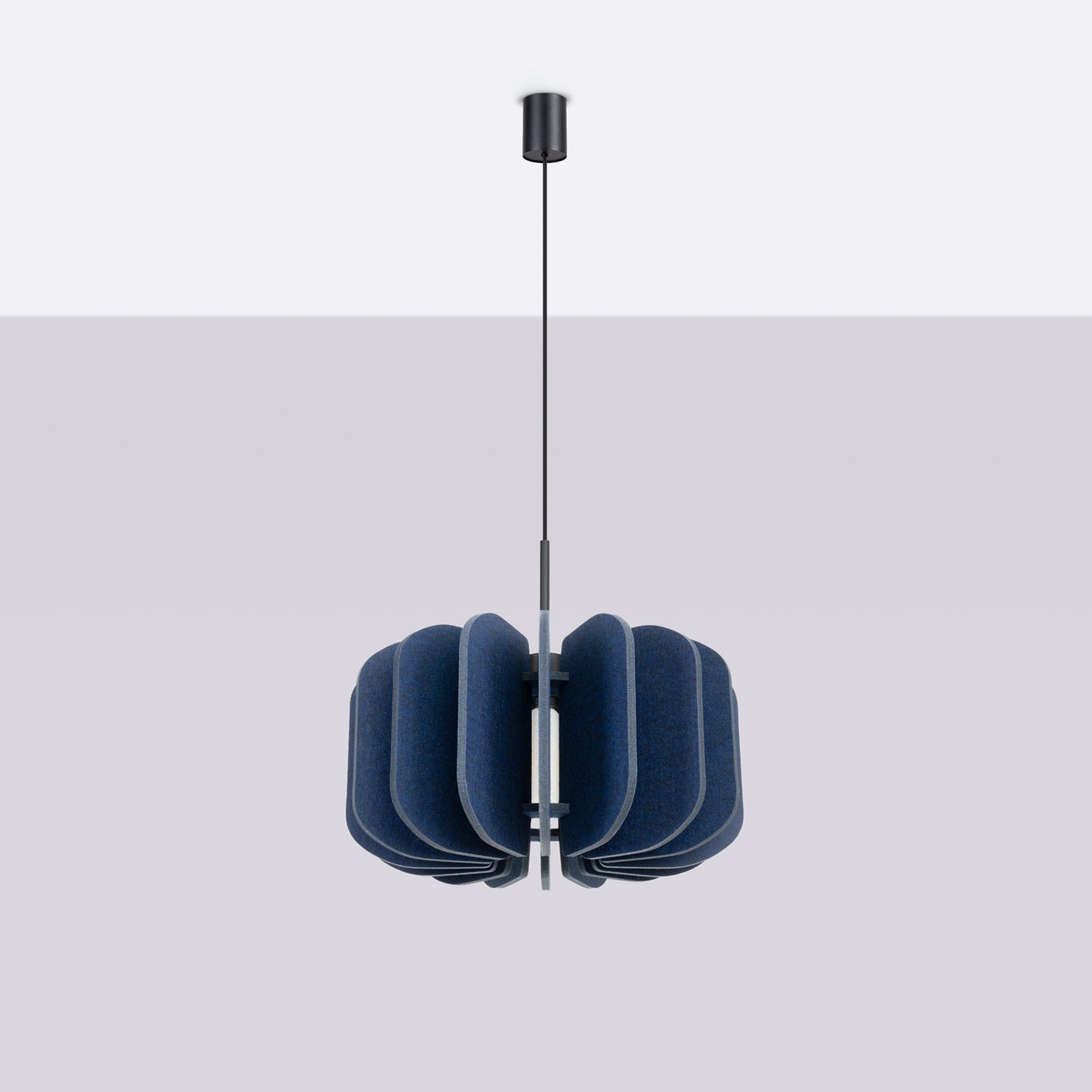 Suspension Mula 45 feutre bleu marine E27, vue de profil