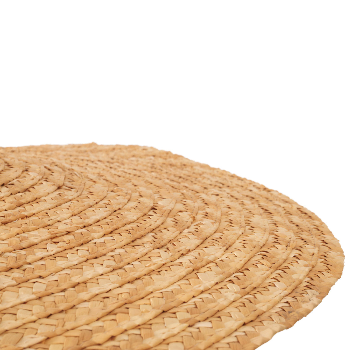Détail de la paille tressée en spirale de la suspension Nap