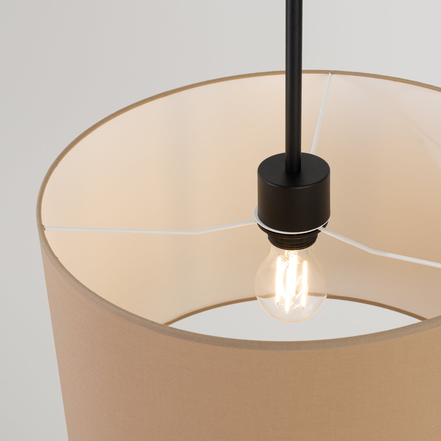 Suspension Nevia tambour beige E27, détail de l'abat-jour