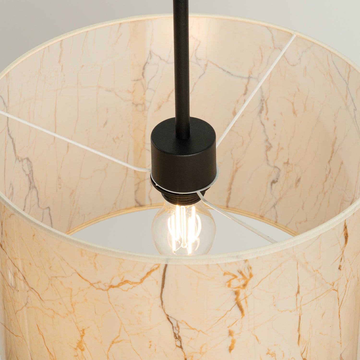 Suspension Nevia tambour effet marbre E27, détail de l'abat-jour