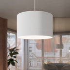 Suspension Nova 30 tissu blanc E27 en situation dans un intérieur