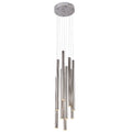 Suspension Organic Chromé sur fond blanc dix tubes polis suspendus sous une rosace ronde