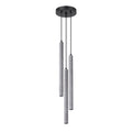 Suspension Pastelo 3 en grappe tubes fins béton gris G9, trois fins tubes de béton gris brut en grappe sur une rosace ronde