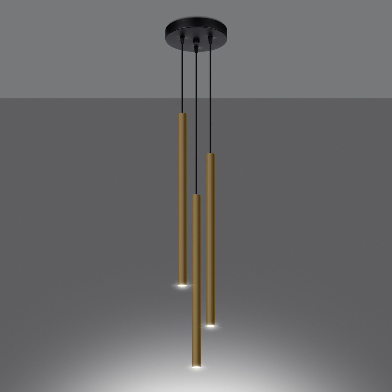 Suspension Pastelo 3 en grappe tubes fins doré poli G9 allumée, faisceau vers le bas