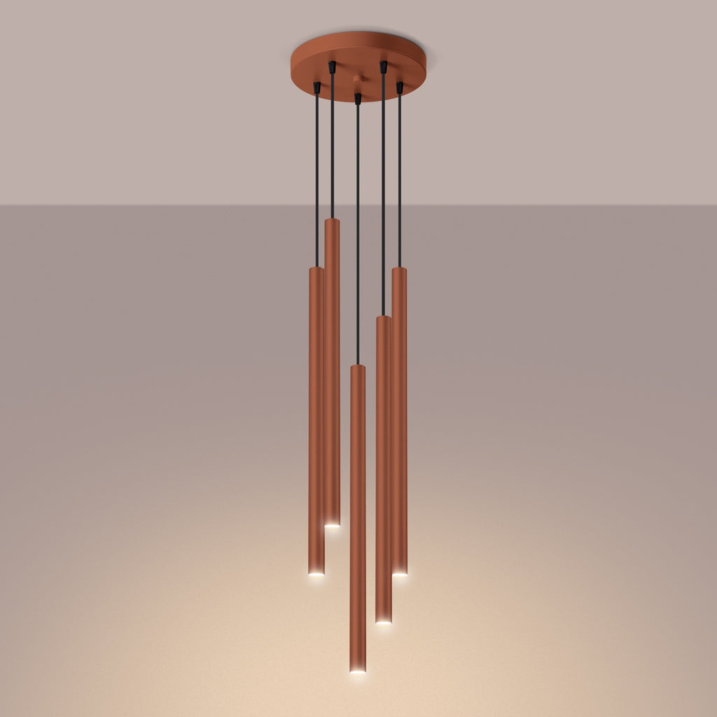 Suspension Pastelo 5 en grappe tubes fins rouge ocre G9 allumé
