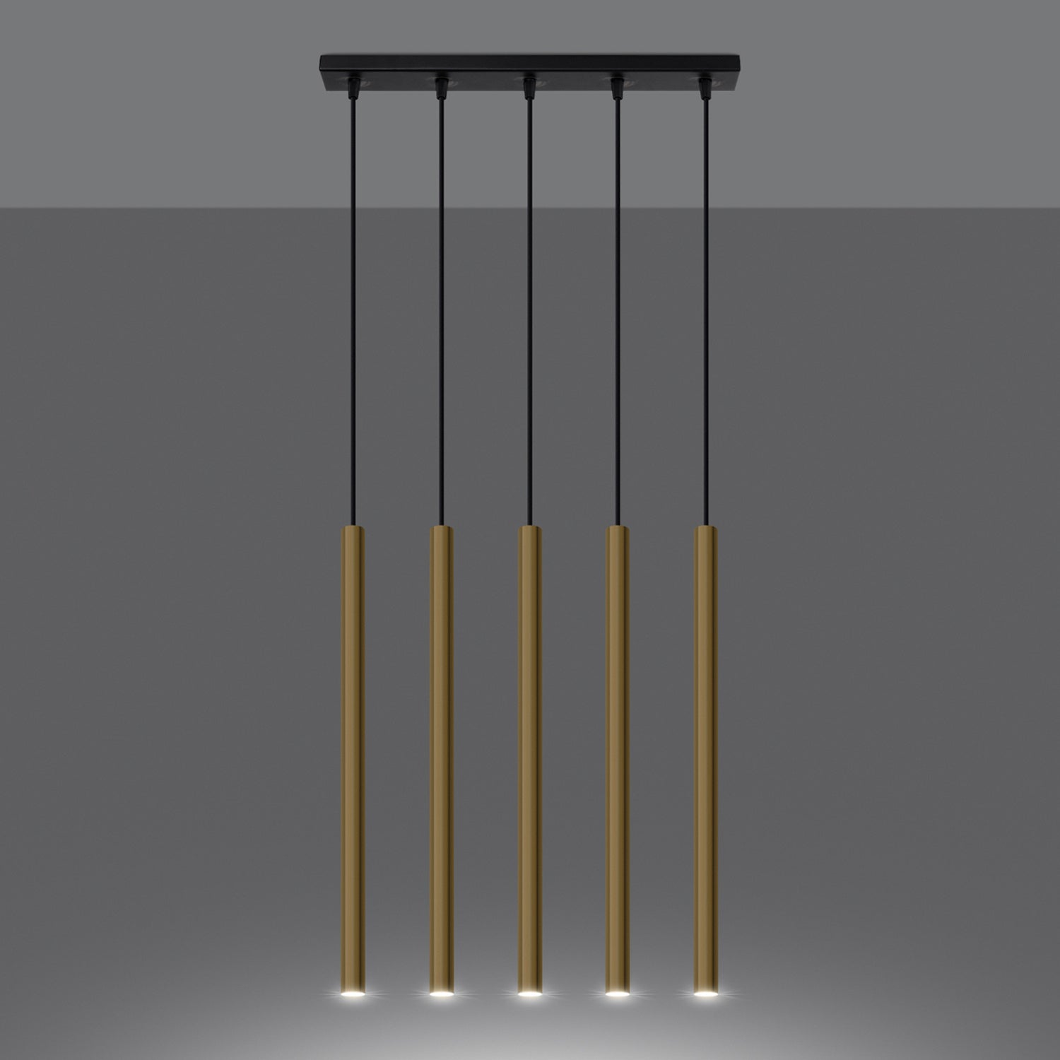 Suspension Pastelo 5 en ligne tubes fins doré poli G9 allumée, faisceau vers le bas