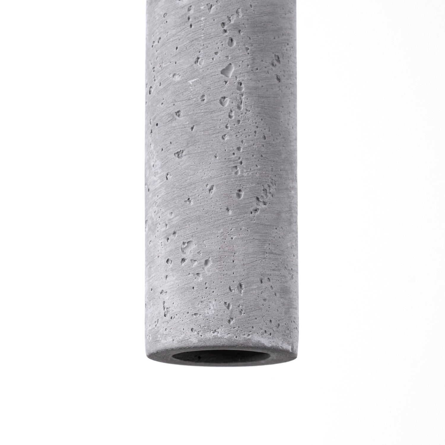 Suspension Pastelo tube fin béton gris G9, détail du béton gris brut
